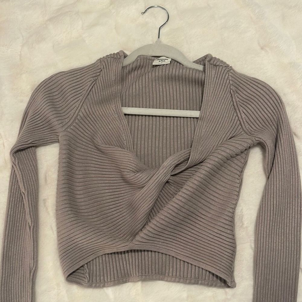Fairly new Abercrombie & Fitch grey long sleeve shirt, size small